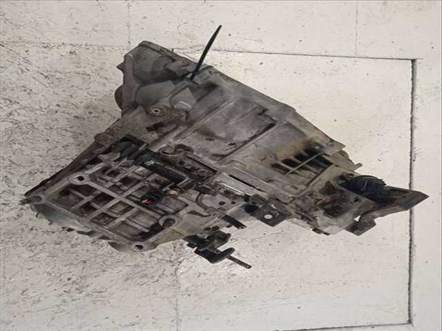 Foto 2ª: Caja Cambios Hyundai Trajet 2.0 16V CAT 136CV 100KW [G4JPG] (2000)