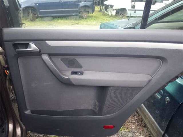 Foto 3ª: Puerta Trasera Derecha Volkswagen Touran 1.6 ADVANCE BLUEMOTION [1.6 LTR. - 77 KW TDI DPF] [CAYC]