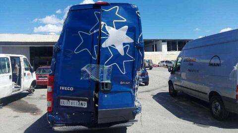 Foto 2ª: Caja Reles Fusibles Iveco Daily EINZELKABINE 35 C... RADSTAND 4100 146CV 107KW [F1CE3481J·B] (2013)