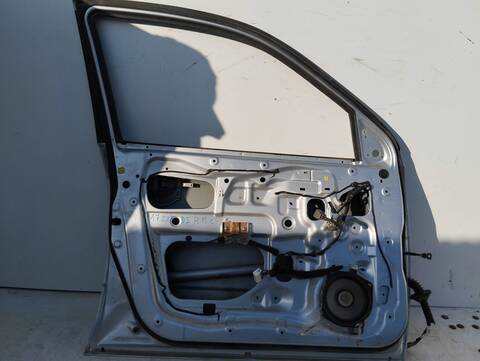 Foto 3ª: Puerta Delantera Izquierda Mitsubishi Outlander 2.0 2WD 136CV 100KW [4G63] (2003)
