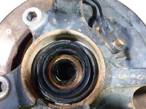 Foto 3ª: Mangueta Delantera Izquierda Nissan NP300 2.5 16V TD CAT 133CV 98KW [YD25] (2011)