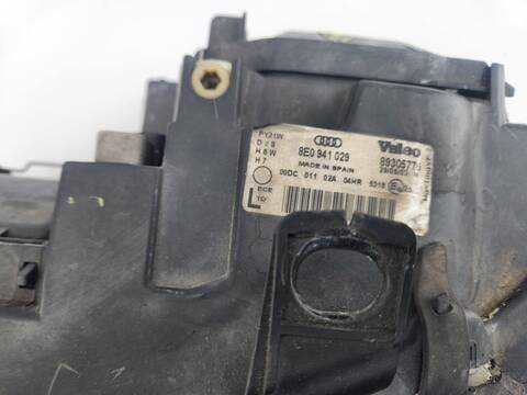 Foto 3ª: Faro Izquierdo Audi A4 2.5 TDI QUATTRO 132KW) BERLINA 180CV [AKE] (2001)