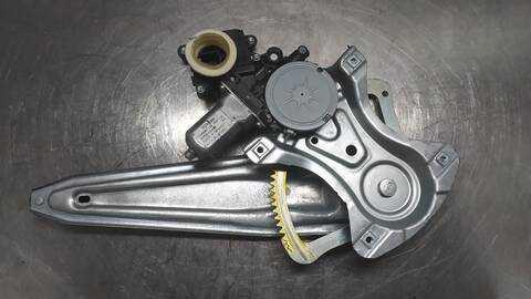 Foto 2ª: Elevalunas Manual Trasero Derecho Toyota Auris HYBRID ACTIVE BUSINESS PLUS 136CV (2016)