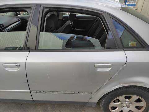 Puerta Trasera Izquierda Audi A4 AWX BERLINA