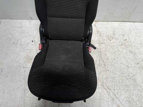 Foto 2ª: Asientos Traseros Peugeot 308 ENVY 112CV 82KW [9HR (DV6C)] (2011)
