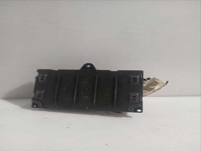 Foto 1ª: Caja Reles Fusibles Peugeot 407 2.0 HDI 135 6DRHRH 6DRHRE 6DRHRG 6DRHRJ) 136CV [RHR (DW10BTED4)] (2004)