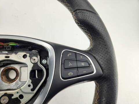 Foto 3ª: Volante Mercedes Clase B 150 B 200 CDI 246.208) 136CV 100KW [651930] (2017)