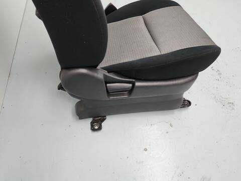 Foto 4ª: Asiento Delantero Derecho Suzuki Grand Vitara 2.0 HDI 110 16V 4X4 SQ 420D) 109CV 80KW [RHW] (2005)