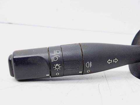 Foto 2ª: Mando Multifuncion Peugeot 206 XR BERLINA 75CV 55KW [KFX] (2000)