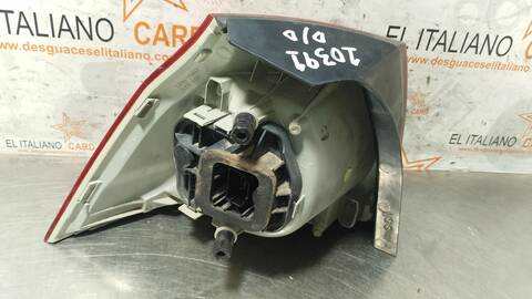 Foto 2ª: Piloto Trasero Derecho Volkswagen Golf TRENDLINE BERLINA 105CV 77KW [BKC] (2005)