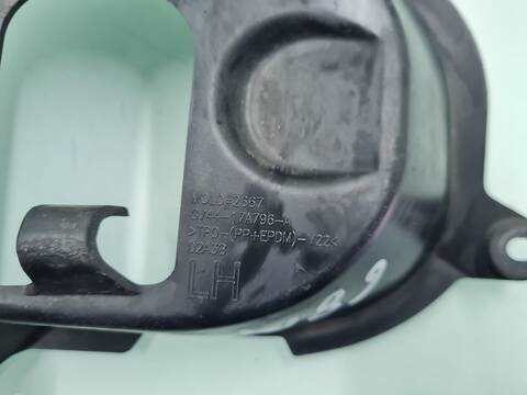 Foto 3ª: Soporte Faro Izquierdo Ford Kuga ST-LINE X GRAPHITE 149CV 110KW (2019)