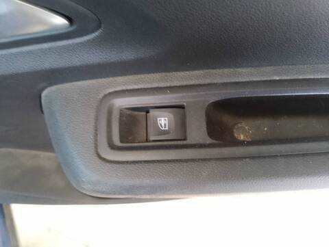 Botonera Elevalunas Dacia Sandero ESSENTIAL 91CV 67KW