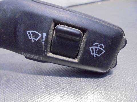 Foto 2ª: Mando Multifuncion Audi A4 2.5 TDI QUATTRO 132KW) BERLINA 180CV [BAU] (2004)