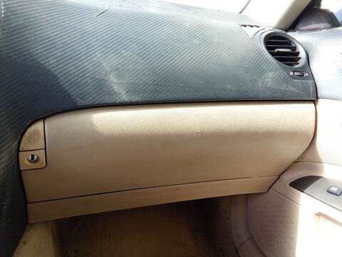 Guantera Lexus IS 220D ALE20) 177CV 130KW