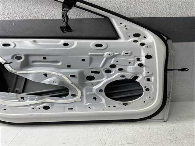 Foto 3ª: Puerta Delantera Izquierda Peugeot 308 131 CV 96KW [YHZ DV5R YH01] (2023)