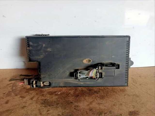 Foto 2ª: Caja Reles Fusibles Volvo S60 2.4 D KINETIC 93KW) 126CV (2000)