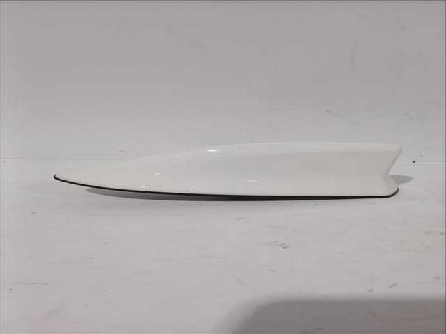 Foto 3ª: Antena Toyota Corolla 1.8 VVTI HYBRID ZWE219) HATCHBACK 140CV 103KW [2ZR-FXE] (2020)