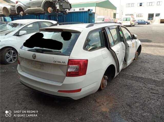 Foto 2ª: Caudalimetro Skoda Octavia 2.0 AMBITION [2.0 LTR. - 110 KW TDI] [CMR]