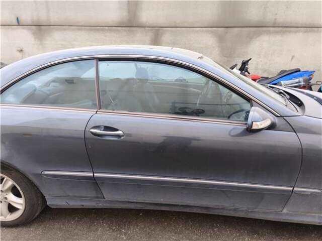 Puerta Delantera Derecha Mercedes Clase CLK 270 2.7 CDI 20V 125KW (209.316) CAT