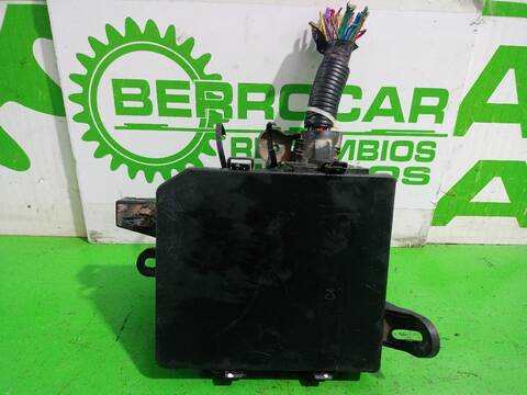 Foto 2ª: Caja Reles Fusibles Nissan Juke ACENTA AUT. 117CV [HR16DE] (2010)