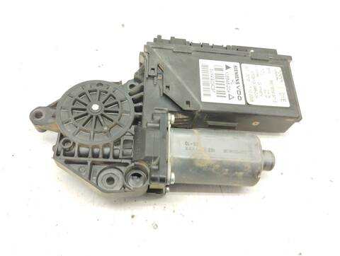 Foto 3ª: Elevalunas Eléctrico Trasero Izquierdo Audi A4 2.0 TDI 16V 103KW) BERLINA 140CV [BRE] (2006)