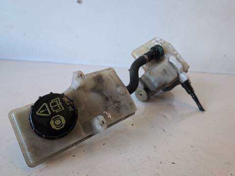 Foto 3ª: Bomba Freno Ford Focus HWDA BERLINA (2005)
