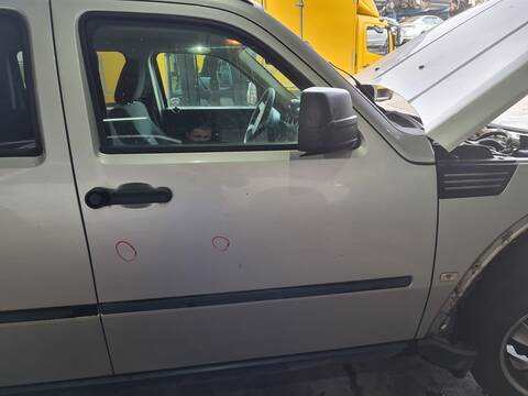 Puerta Delantera Derecha Dodge Nitro SE 177CV 130KW