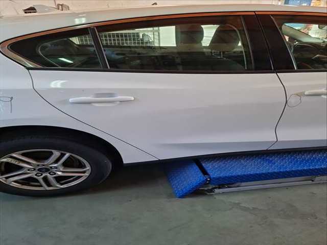 Puerta Trasera Derecha Ford Focus TITANIUM 120CV 88KW