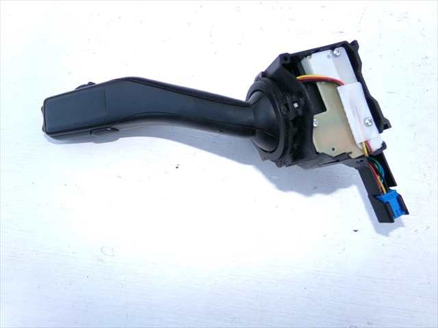 Foto 2ª: Mando Multifuncion Seat Leon 2.0 TDI SERIE 2,2005-2013 [BKD] (2006)