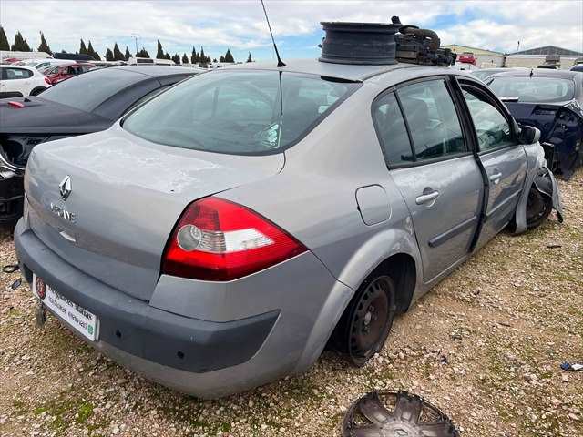 Foto 3ª: Maletero Renault Megane 1.9 DCI 120cv [F9QB8] (2004)
