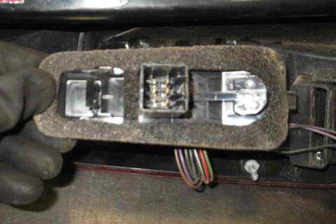 Foto 3ª: Piloto Trasero Derecho Ford Fiesta AMBIENTE 68CV 50KW [F6JB] (2008)