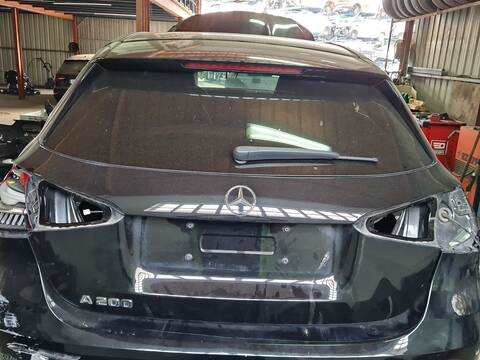 Portón Mercedes Clase A 140 A 200 MILD-HYBRID 177.087) 163CV 120KW