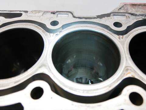 Foto 1ª: Bloque Motor Toyota Avensis 124 - 126 CV [1AD-FTV 1AD] (2012)