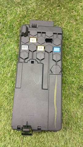 Foto 2ª: Caja Reles Fusibles Mercedes Clase ML 320 3.0 CDI 5P [642940] (2007)