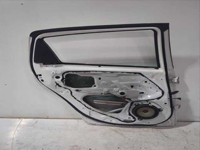 Foto 3ª: Puerta Trasera Izquierda Toyota Yaris ACTIVE 112CV [2NRFKE] (2017)