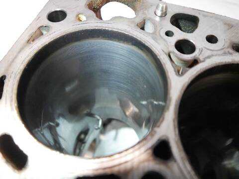 Foto 3ª: Bloque Motor Skoda Yeti 110 - 150 CV [DFS DFSA DFSB] (2015)