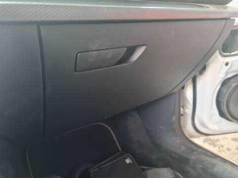 Guantera Seat Leon STYLE 115CV 85KW
