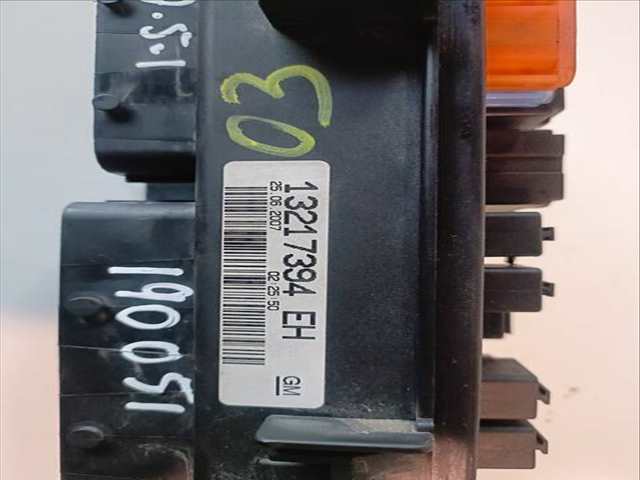 Foto 3ª: Caja Reles Fusibles Opel Corsa CATCH ME 75CV (2006)