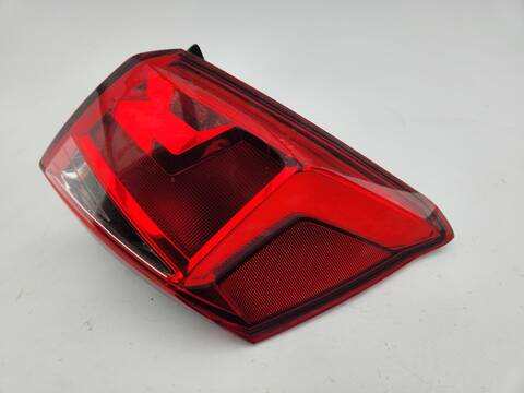 Foto 3ª: Piloto Trasero Derecho Seat Arona 1.0 TSI STYLE [DLAA] (2021)