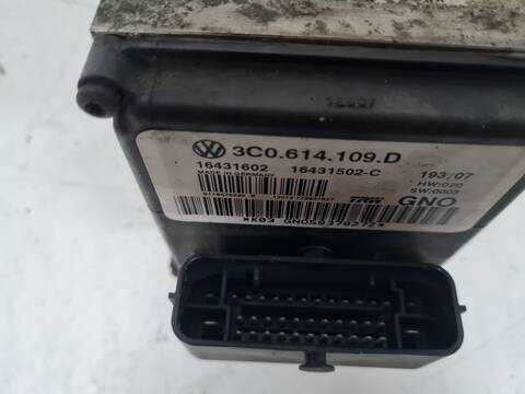 Foto 2ª: Abs Volkswagen Passat 2.0 TDI BERLINA 140CV 103KW [BKP] (1950)