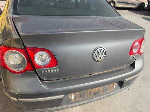 Foto 2ª: Portón Volkswagen Passat BKP BERLINA (2008)