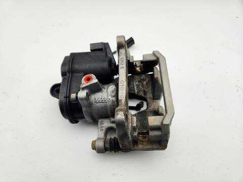Foto 3ª: Pedal Embrague Audi A4 35 TDI S LINE 4P) BERLINA 163CV 120KW [DTNA] (2024)