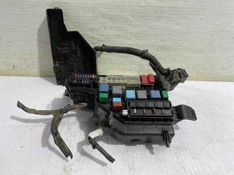 Caja Reles Fusibles Toyota Prius BASIS AUT. 78CV