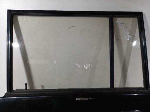 Foto 3ª: Puerta Trasera Izquierda Nissan Patrol 116CV 85KW [RD28T] (1993)