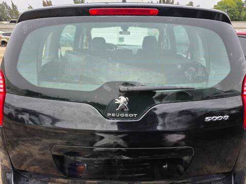 Portón Peugeot 5008 ACCESS 120CV 88KW