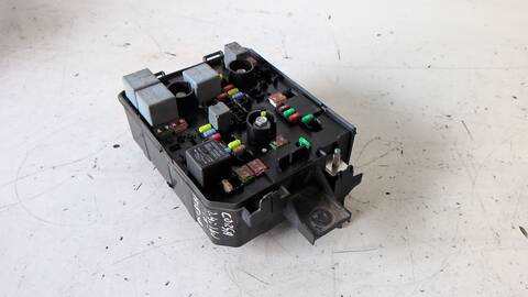 Foto 2ª: Caja Reles Fusibles Opel Corsa VERSION INDEFINIDA (2015)