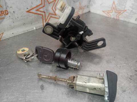 Foto 2ª: Cerradura Puerta Delantera Izquierda Mercedes Clase A 140 160 168.033) 102CV 75KW [166960] (1998)