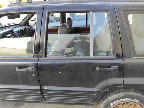 Puerta Trasera Izquierda Jeep Grand Cherokee S01