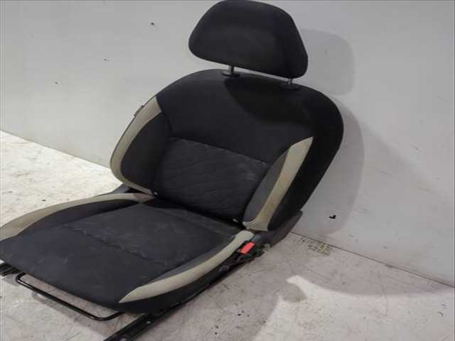 Foto 3ª: Asiento Delantero Derecho Nissan Micra 1.5 DCI 90CV 66KW [K9K 628] (2018)