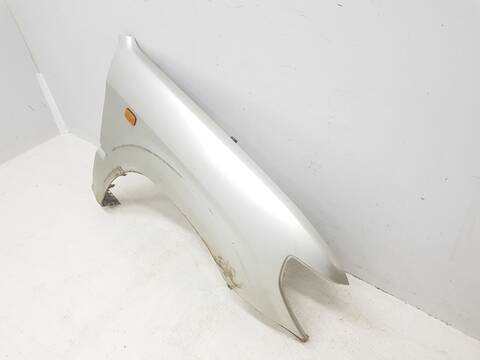 Foto 2ª: Aleta Delantera Derecha Toyota Land Cruiser TD VX 3-PTAS.) KZJ90) (1996)